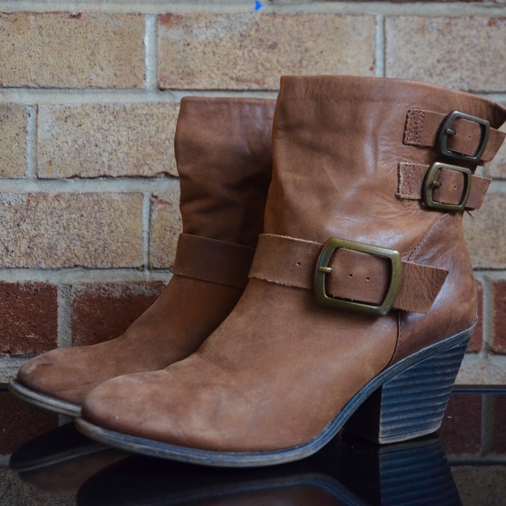 Lucky Brand Buckled Brown Ankle Boot Distressed